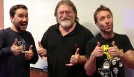 PC wins Golden Joystick Award for 'Ultimate Hardware of All Time,' accepted  by Gabe Newell PC