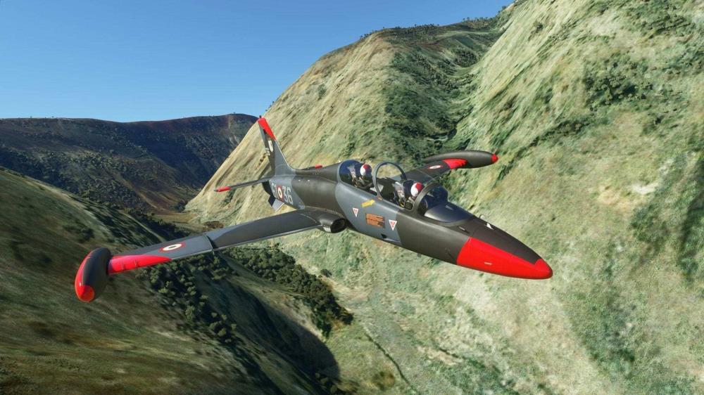 私はマイクロソフトフライトシミュレーターの最初の軍事ジェットでスターウォーズキャニオンを飛びました