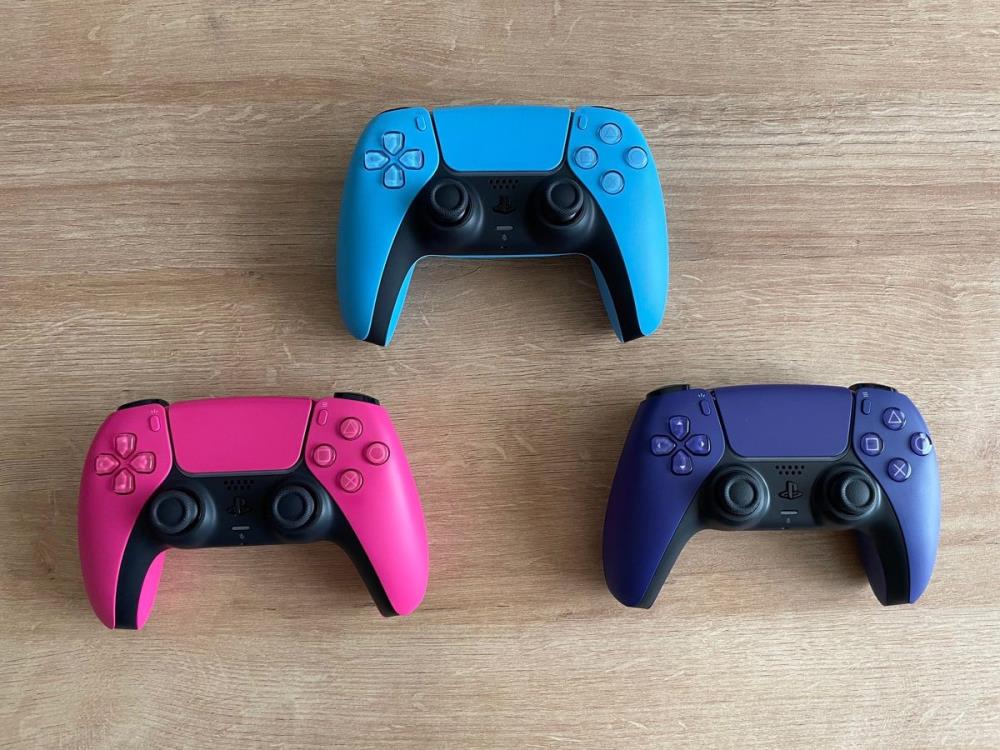 I just got a blue PS5 controller. What color shell trim should I get? : r/ eXtremeRate