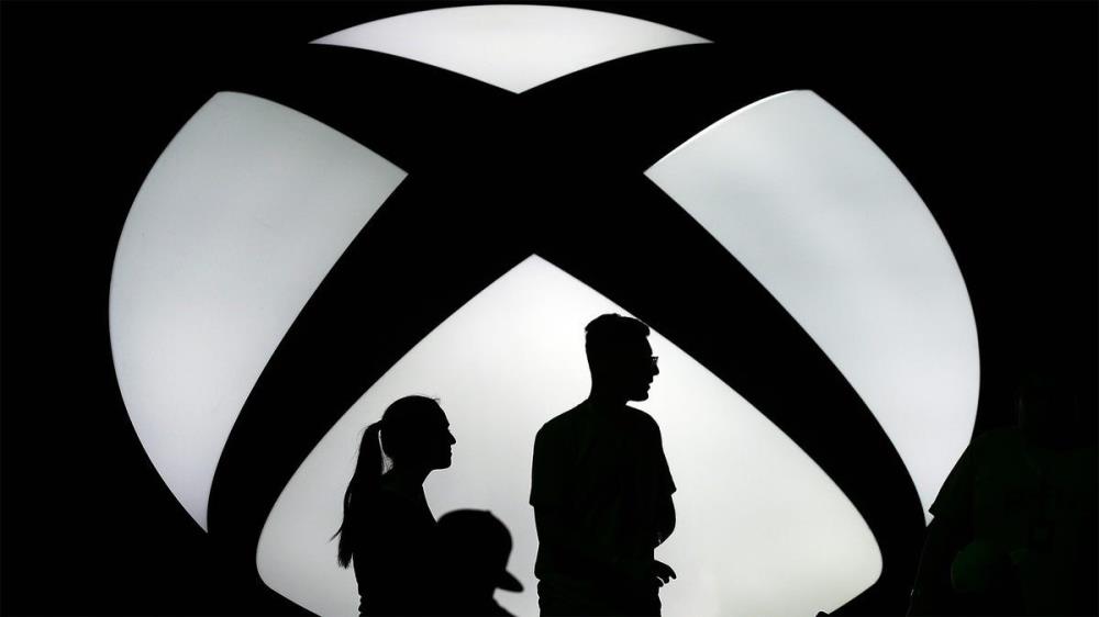 Microsoft employees aren't happy that they're losing free Xbox