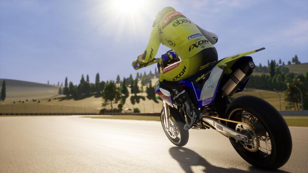 MotoGP 25ディープダイブトレーラーは、新しいフラットトラック、Motard、Minibikeの分野を紹介します